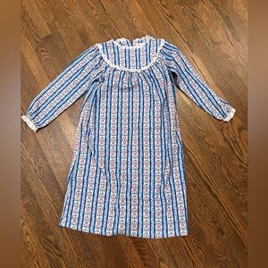 Lanz of Salzburg Gown Girls L (10/12) Fleece Floral Eyelet Lace Tryolean Hearts